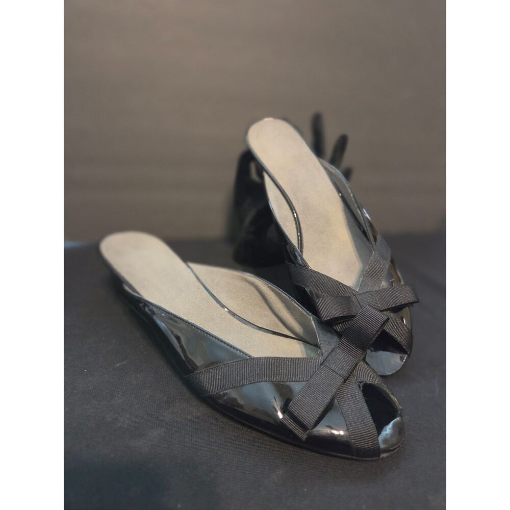 Y2K 90s Black Patent Leather Stuart Weitzman PeepToe Kitten Heel Shoes Women 8.5